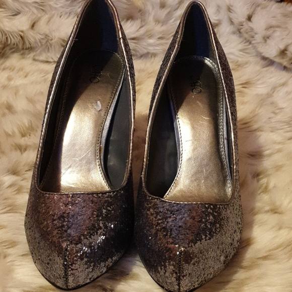 Silver Pointed Toe Heels - Picture 4 of 5